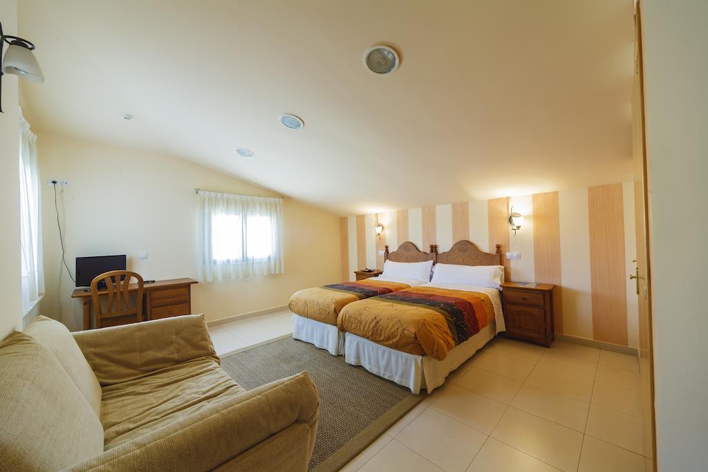 Hotel Rural La Consulta De Isar エクステリア 写真